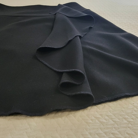 LOFT Black Skirt With Ruffle Women's Size 6 Mini Flowy - Picture 2 of 13